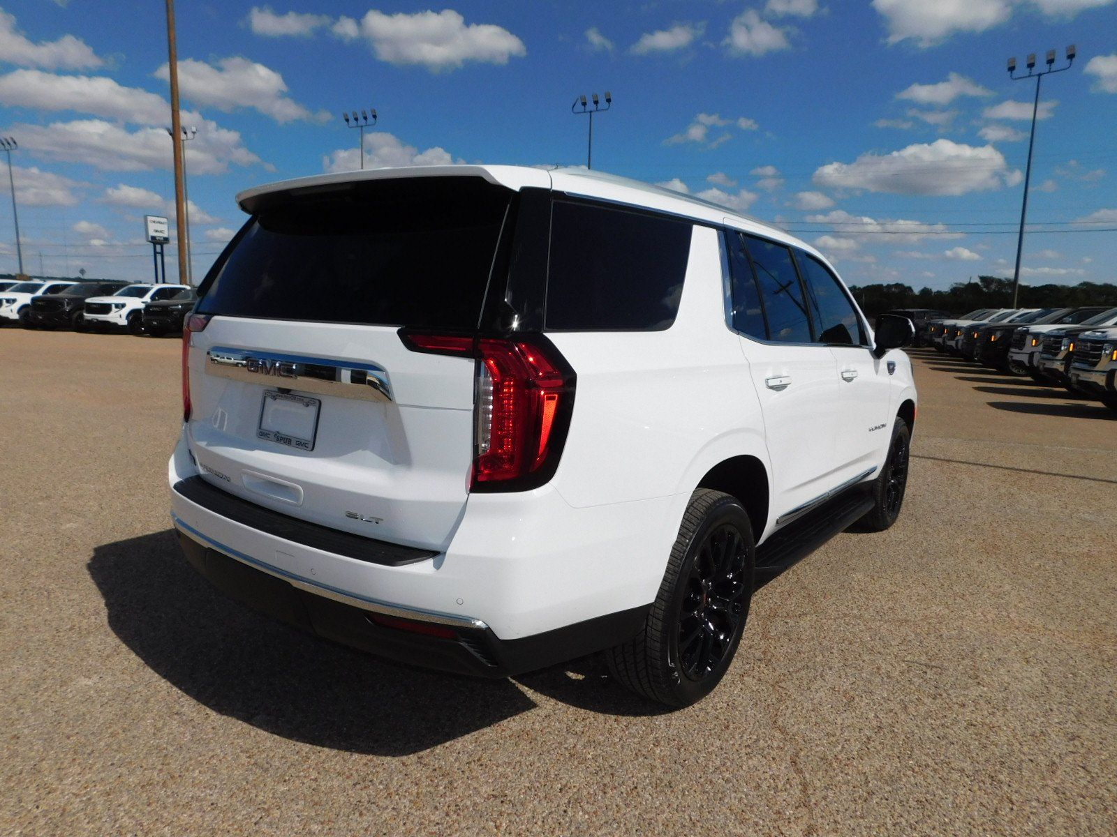 2024 GMC Yukon SLT 6