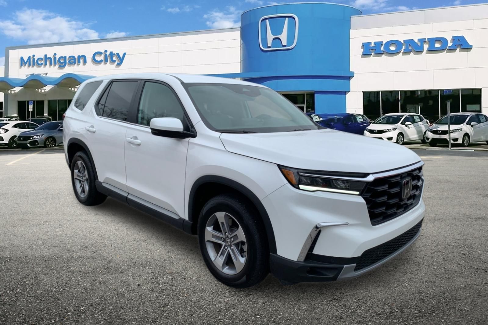 View vehicle photo 7