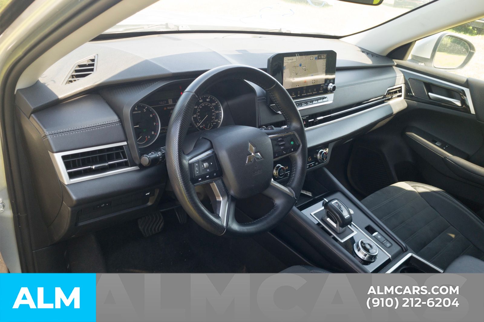 Used 2024  Mitsubishi SE image 6