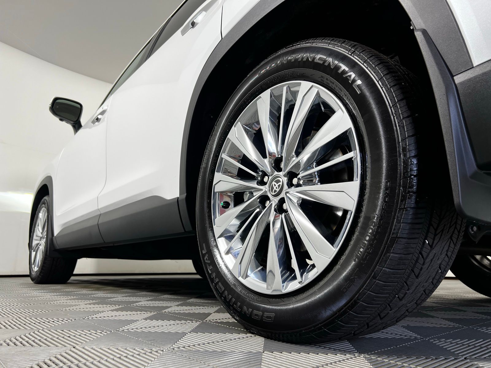 2024 Toyota Grand Highlander Platinum 32