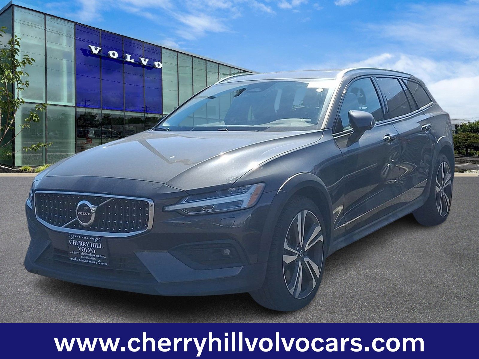 2025 Volvo V60 Cross Country B5 Plus AWD