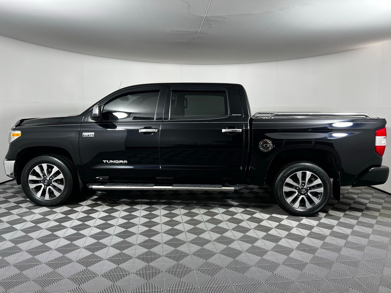 Thumbnail: 2019 Toyota Tundra - 8
