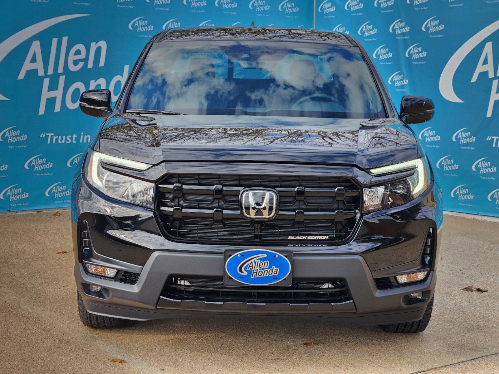 2025 Honda Ridgeline Black Edition 2