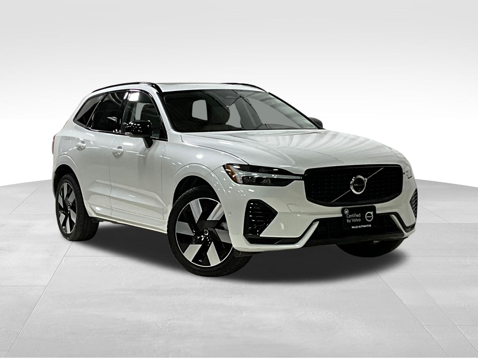 2024 Volvo XC60 Recharge T8 Ultimate Dark Theme eAWD