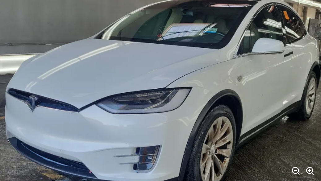 2016 Tesla Model X Base's photo