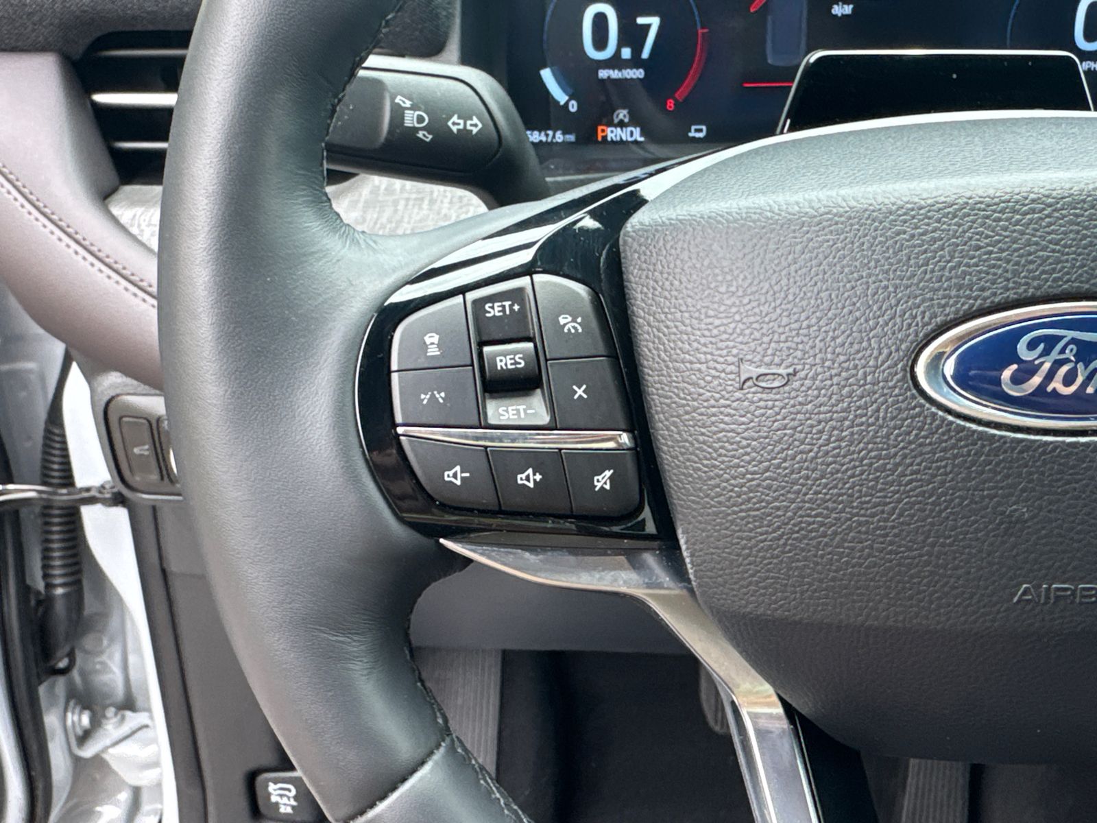 Used 2026 White Metallic Ford Platinum image 26