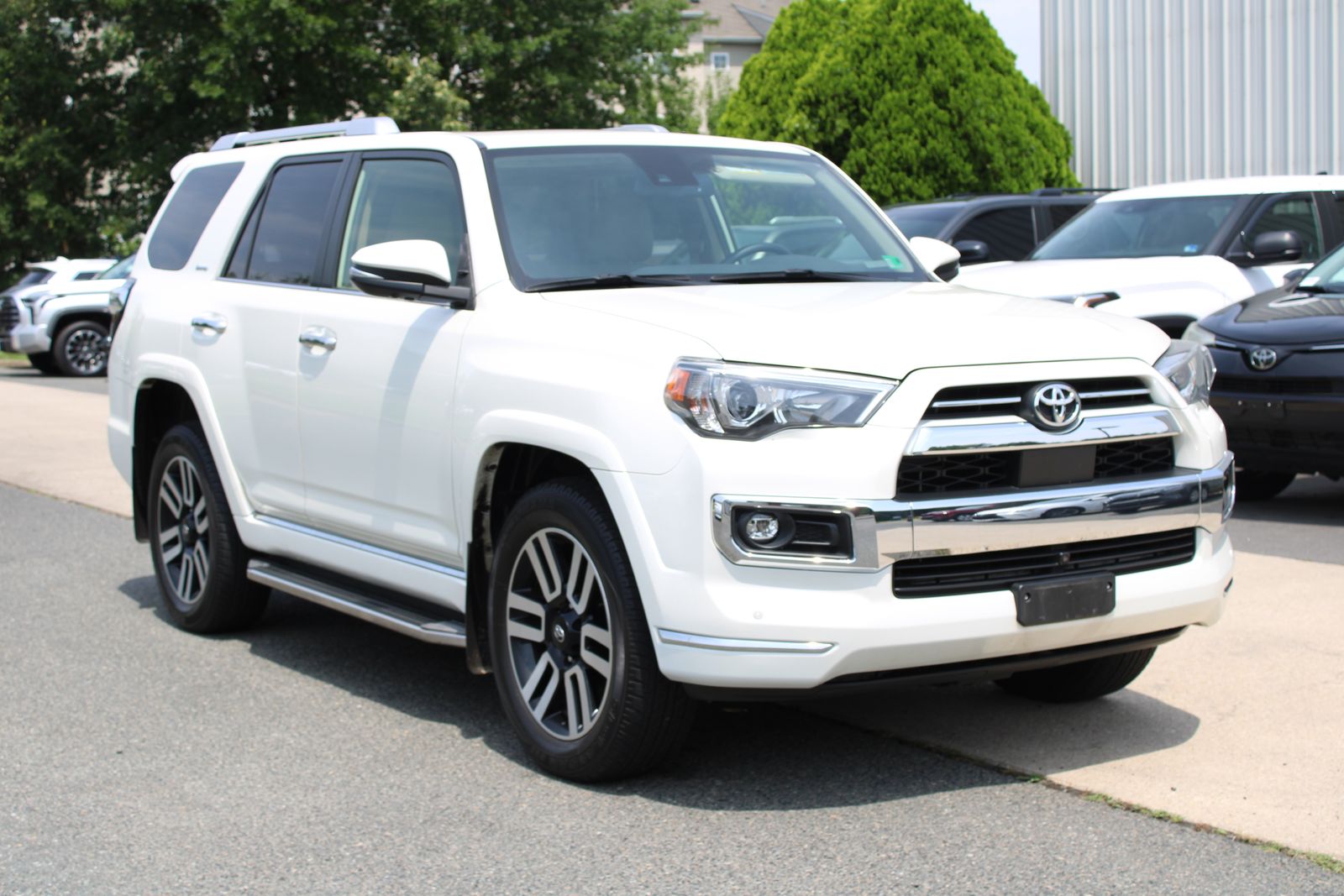 White (Blizzard Pearl) 2022 Toyota 4Runner SUV / Crossover All-Wheel Drive 5-Speed Automatic