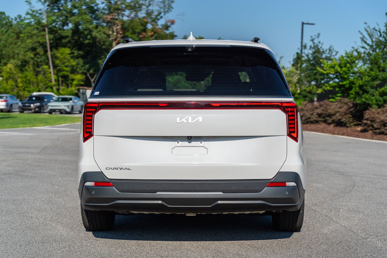 Used 2025 Kia Carnival Van