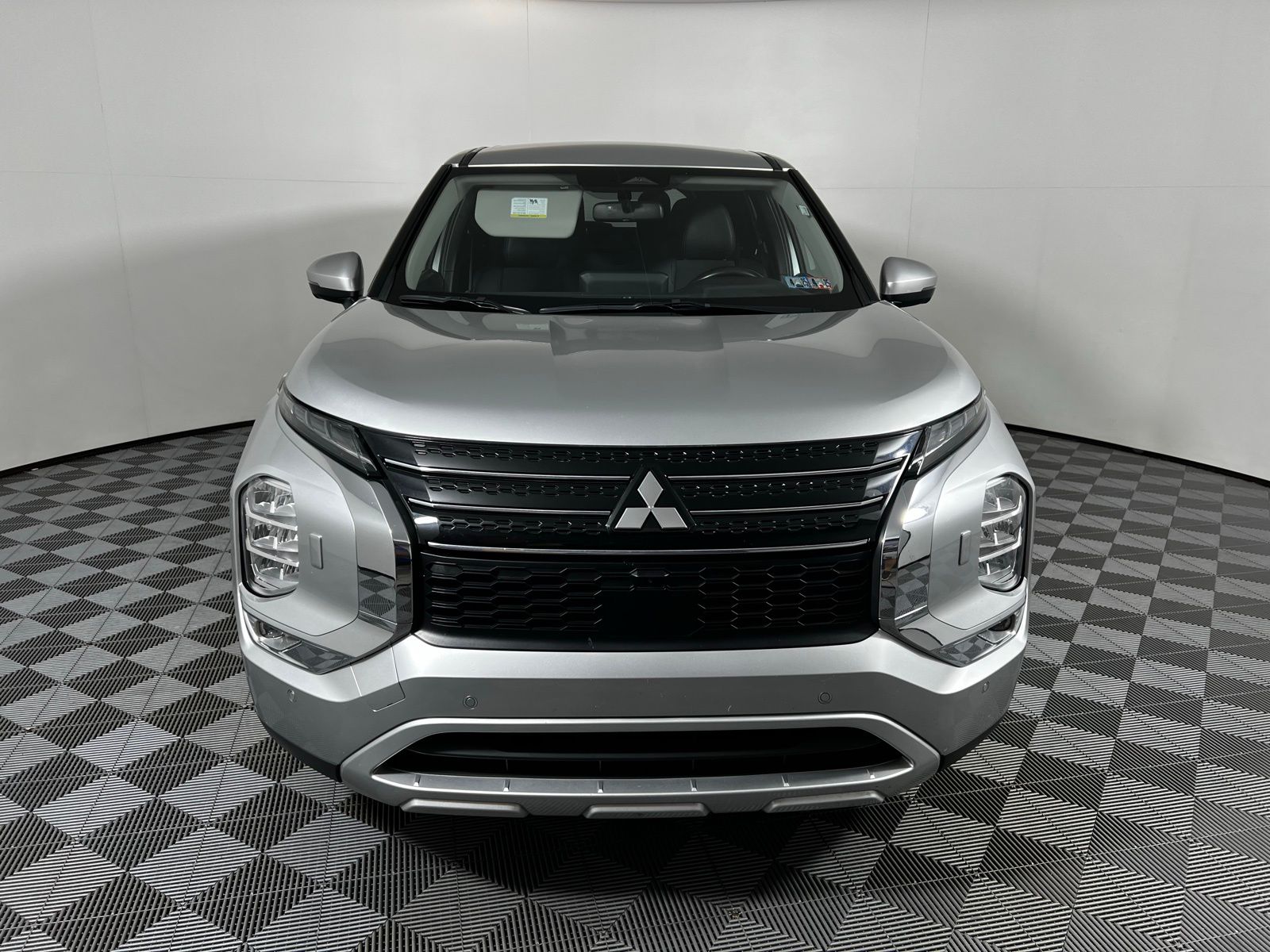 Thumbnail: 2024 Mitsubishi Outlander - 2
