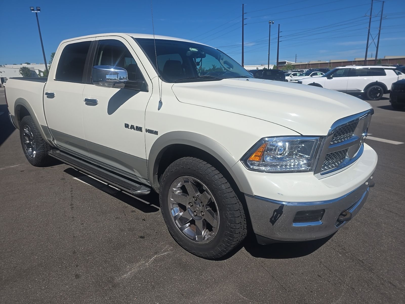 View vehicle photo 3