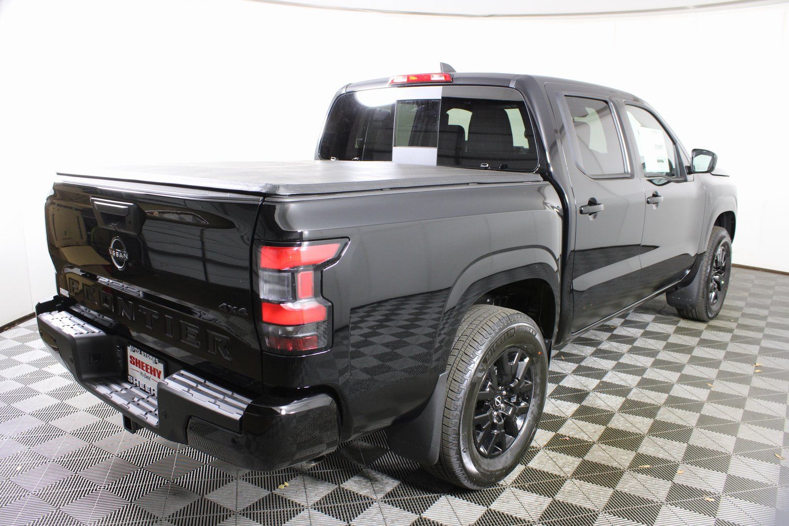 View vehicle photo 7