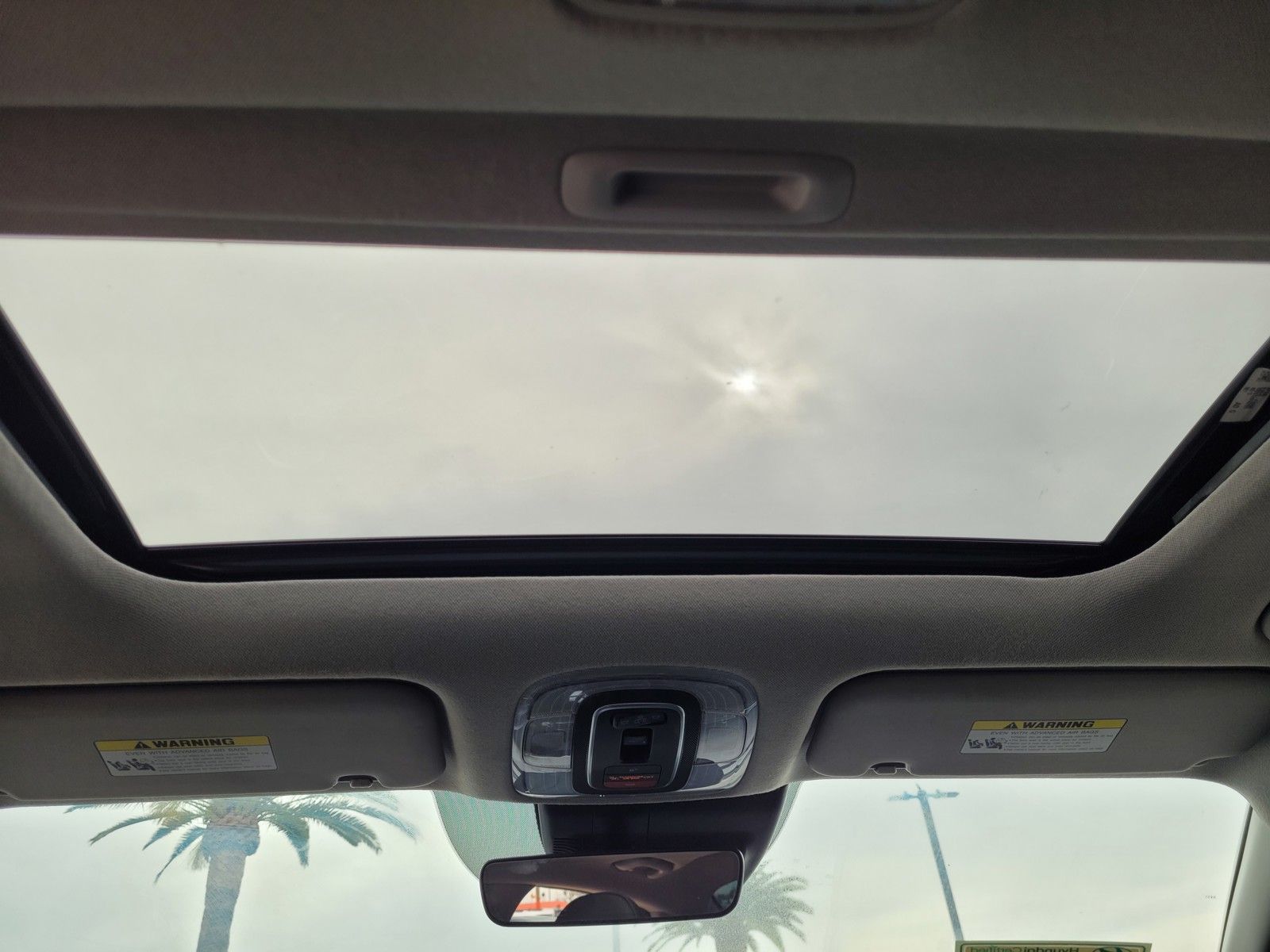 2024 Hyundai Elantra Limited - Photo 18