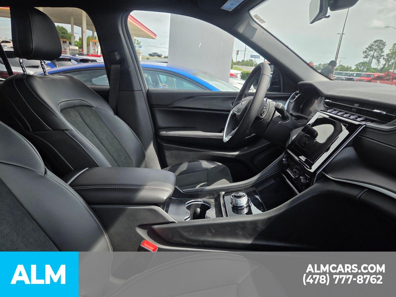 Used 2025 Black Jeep Altitude X image 21