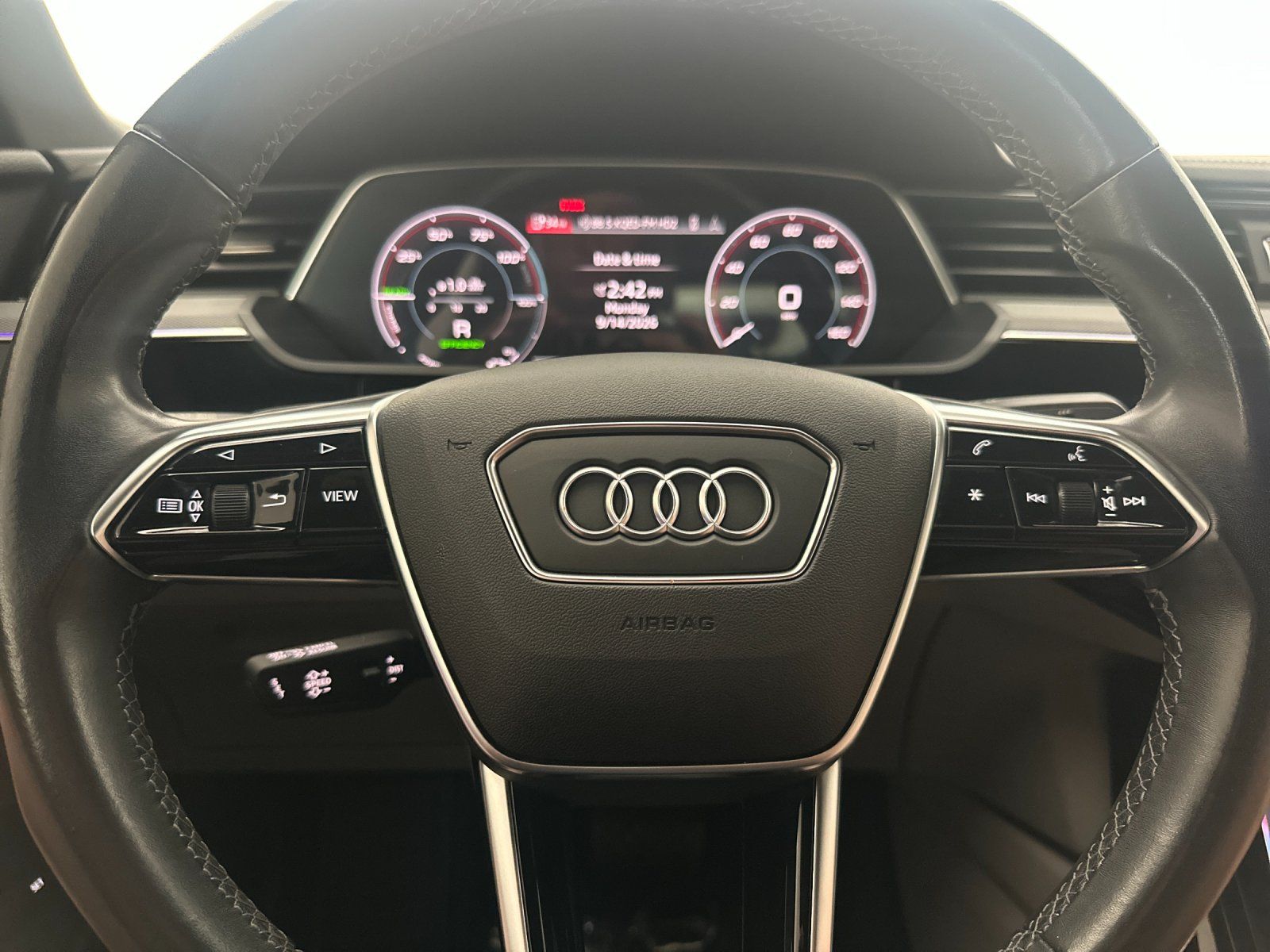 2024 Audi Q8 Sportback e-tron Prestige — full photo 22 of 27