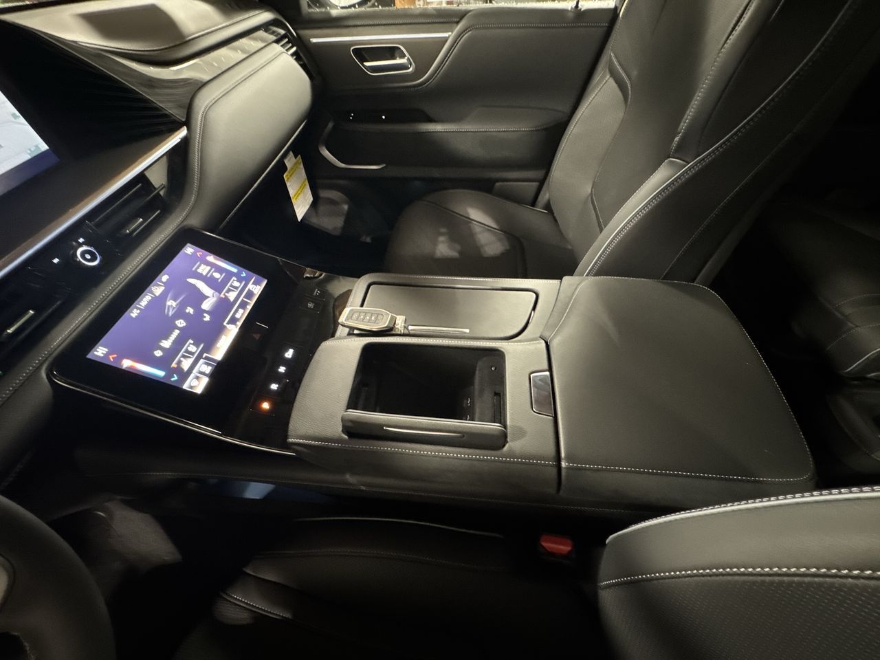 2025 Infiniti QX80 Luxe photo 23