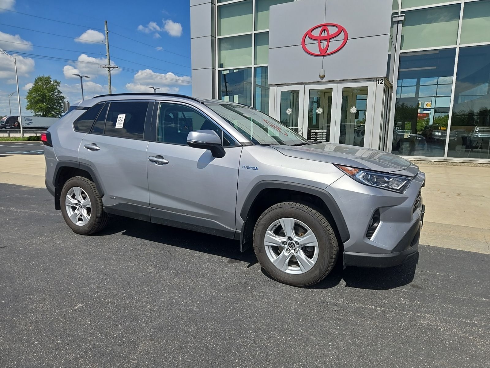 2021 Toyota RAV4 Hybrid XLE