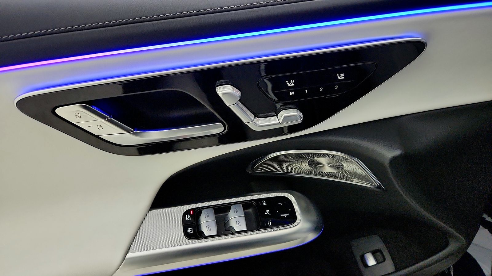 Used 2025 Blue Mercedes-Benz E 450 image 36