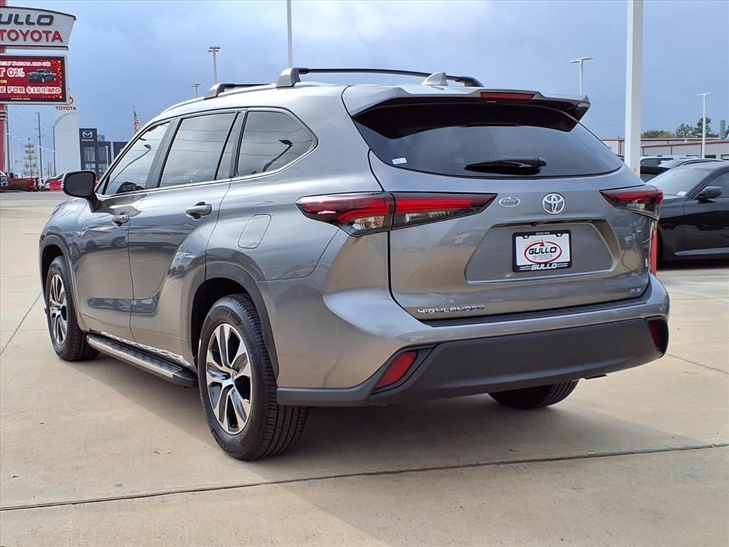 2025 Toyota Highlander XLE  at Don McGill Toyota