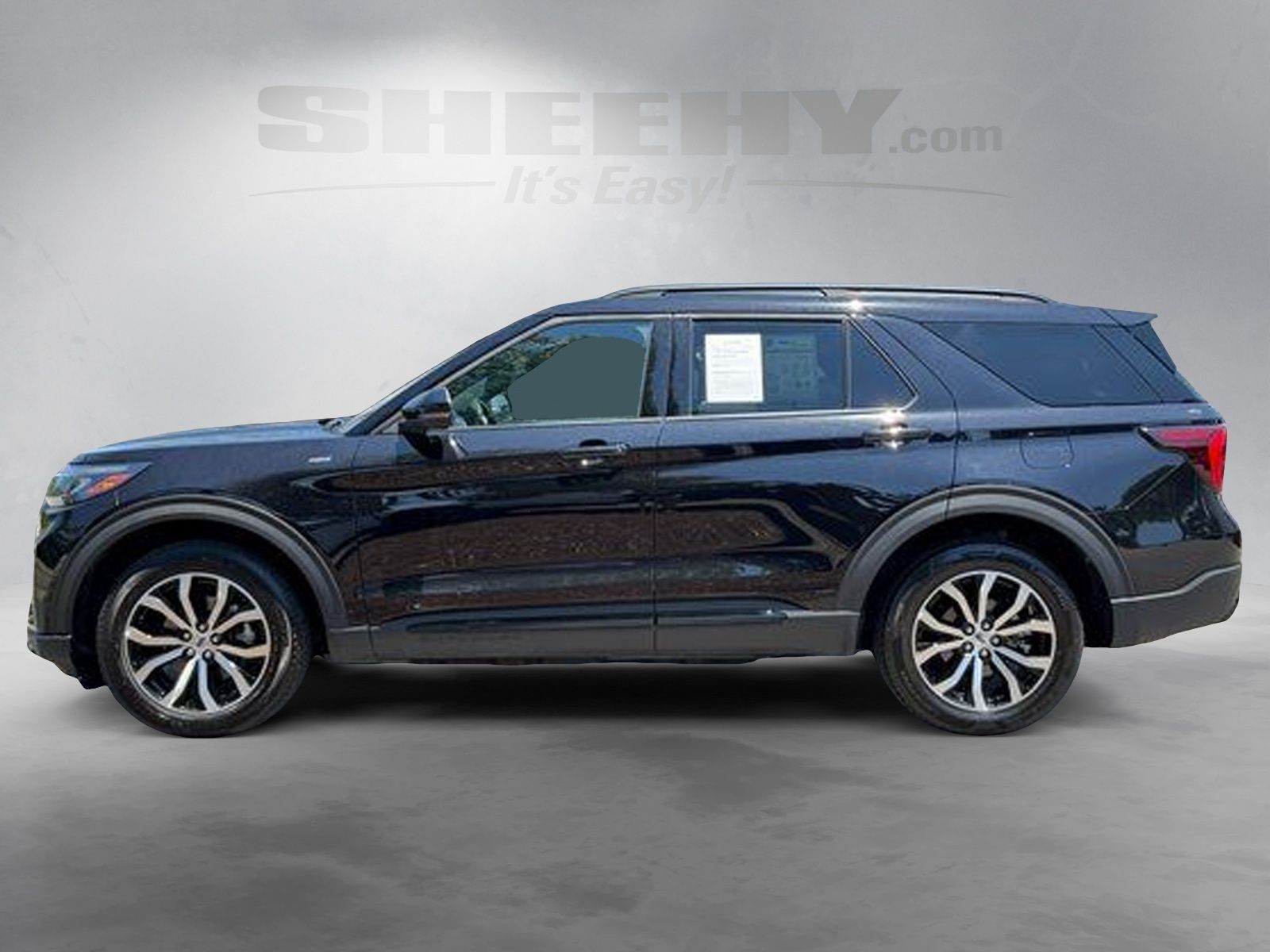 Certified Used 2025 Agate Black Metallic Ford ST-Line image 15
