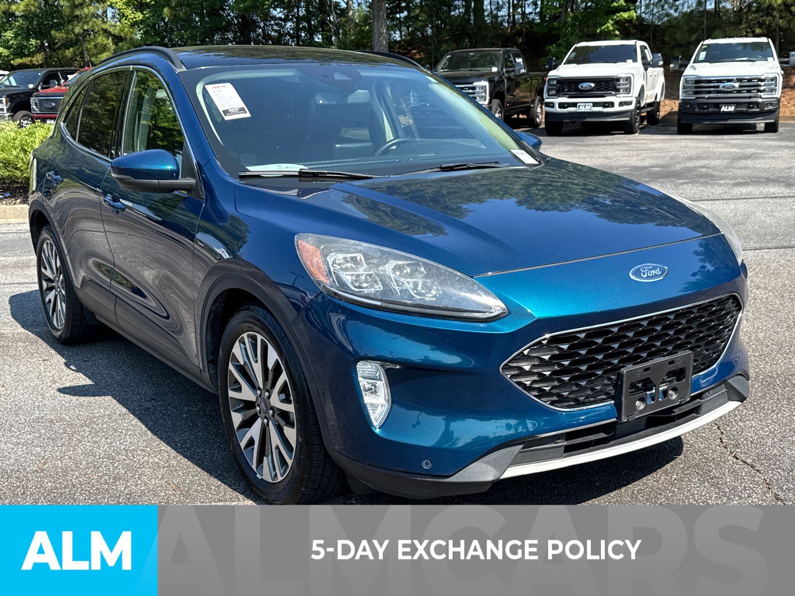 2020 Ford Escape Titanium Hybrid photo 3