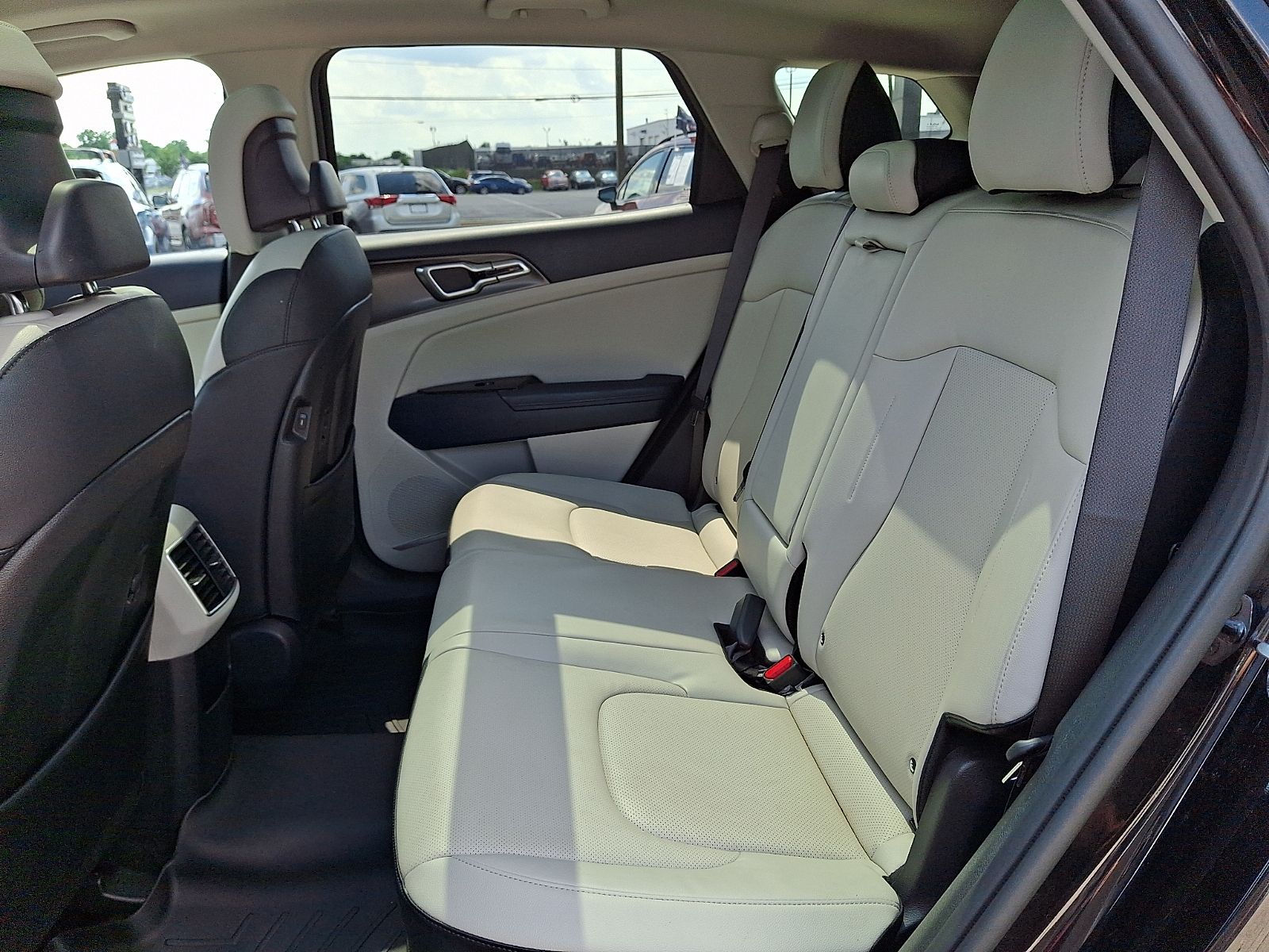 Used 2023 Kia Sportage Hybrid SUV