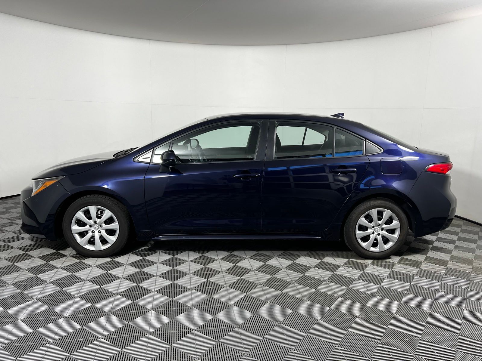 Thumbnail: 2025 Toyota Corolla - 8