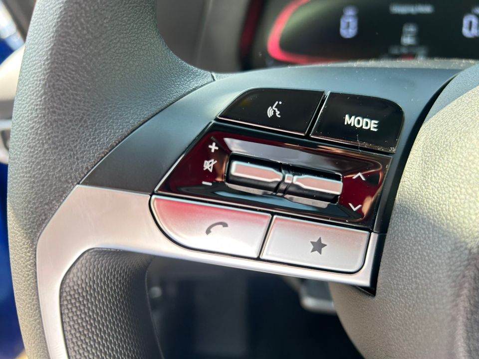 2025 Hyundai Elantra SE photo 23