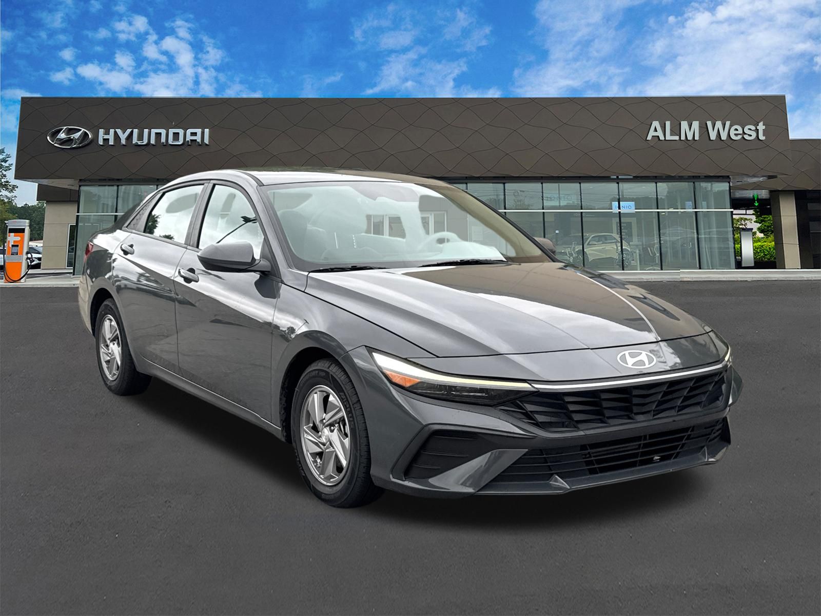 Used 2024 Gray Hyundai SE image 3