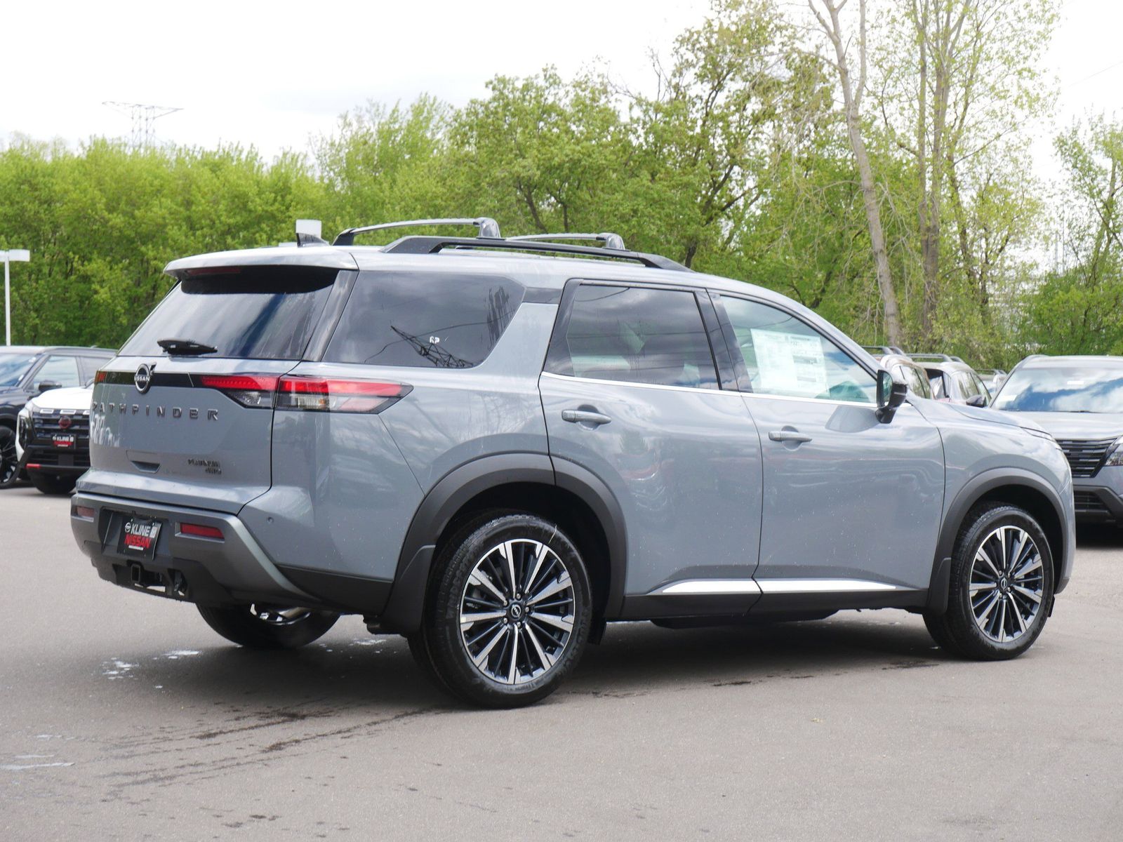 View vehicle photo 2