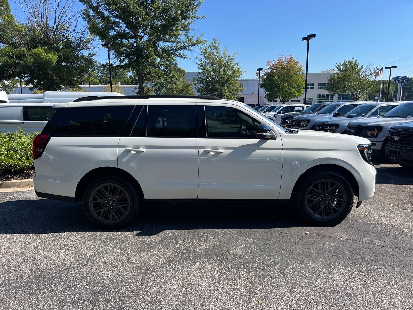 2025 Ford Expedition Platinum photo 4