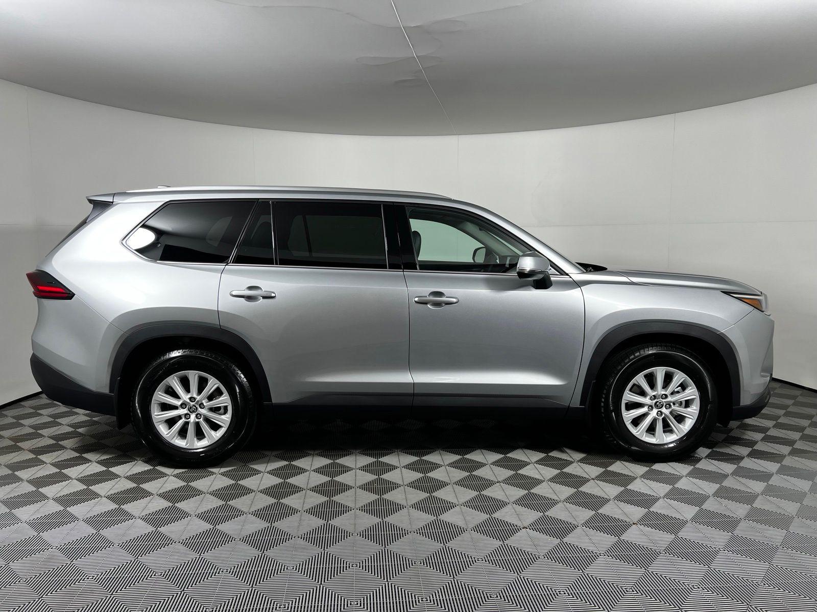 Thumbnail: 2026 Toyota Grand Highlander - 4
