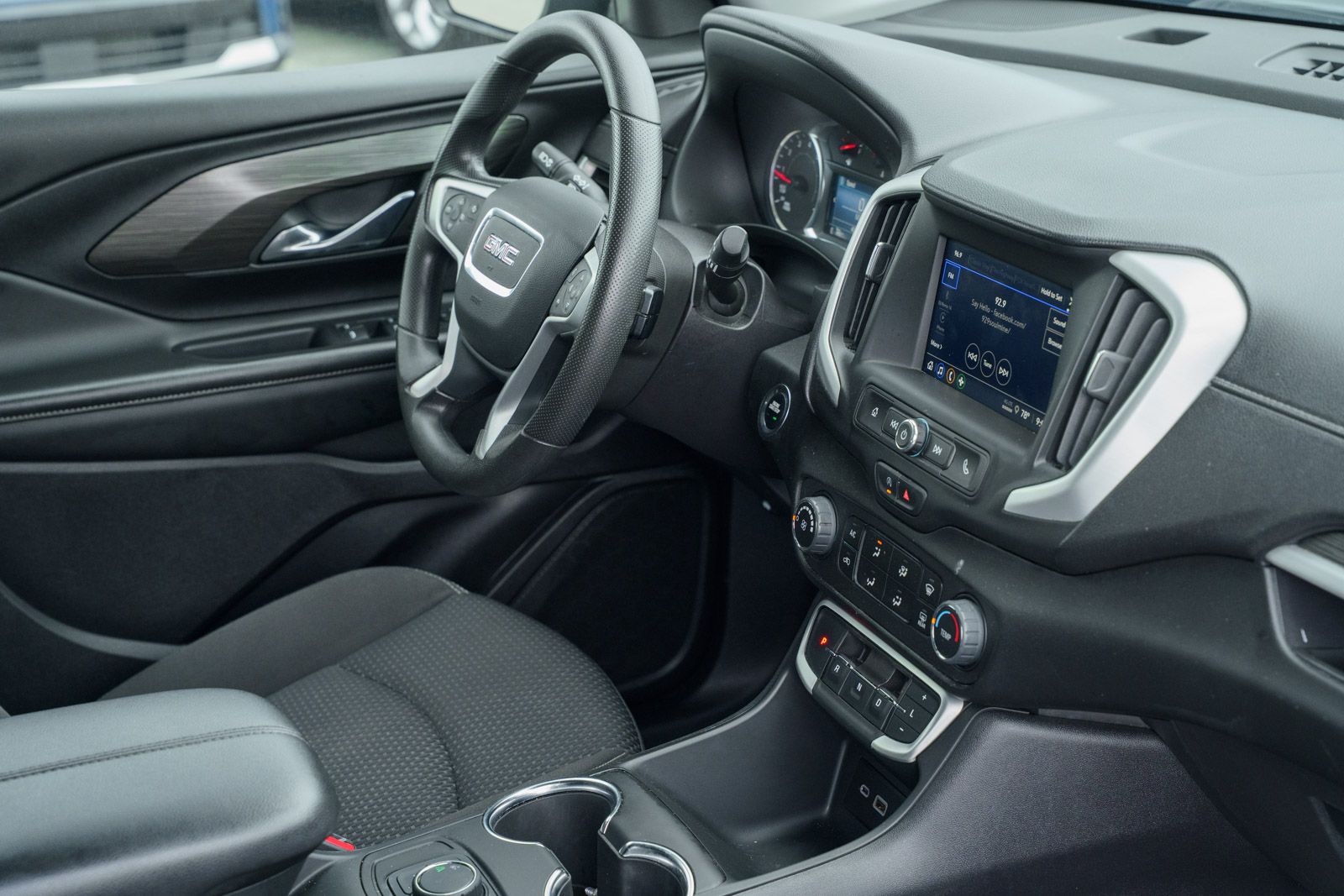 Used 2024 GMC Terrain SUV
