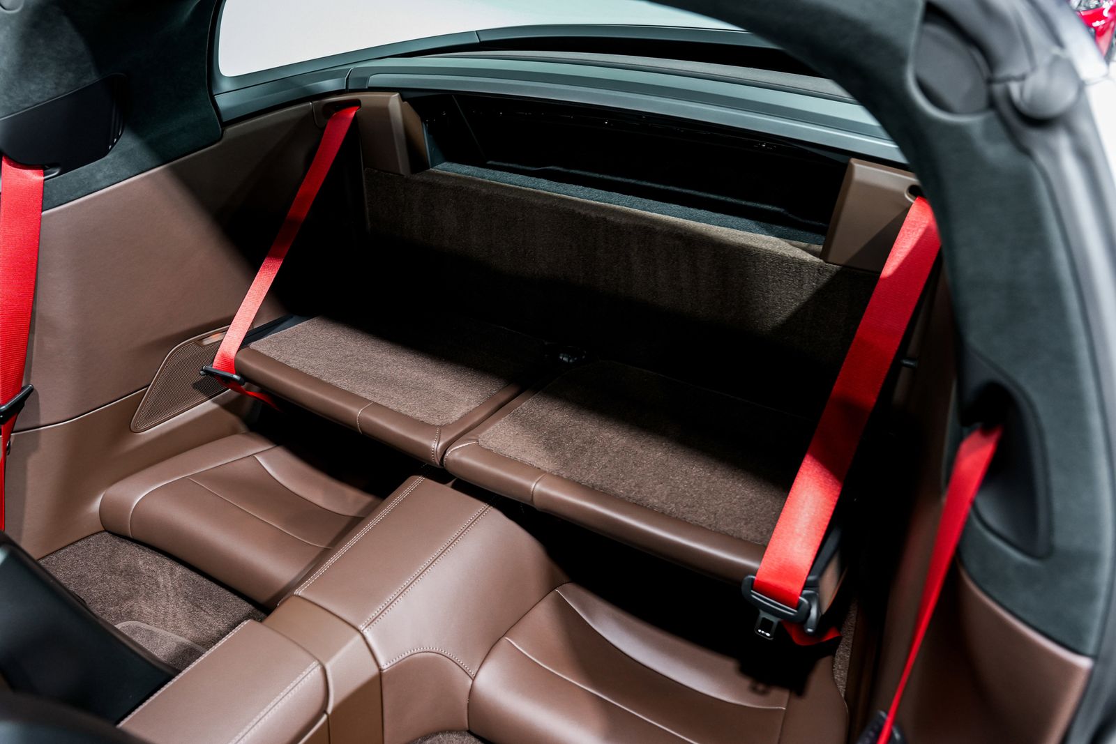2025 Porsche 911 Targa 4 GTS — photo 27