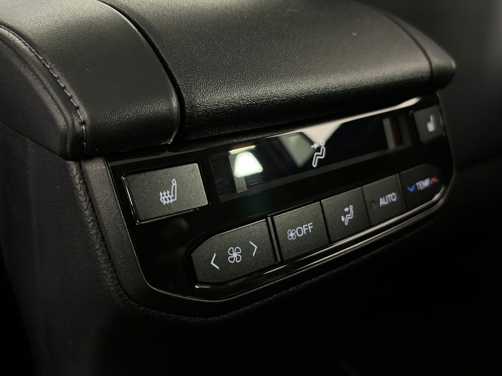 Thumbnail: 2026 Toyota Highlander - 24