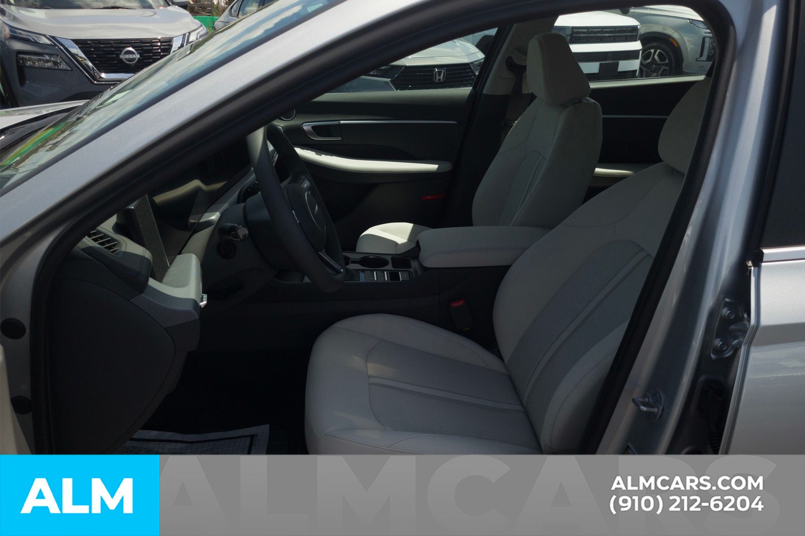 Used 2025 Silver Hyundai SE image 16