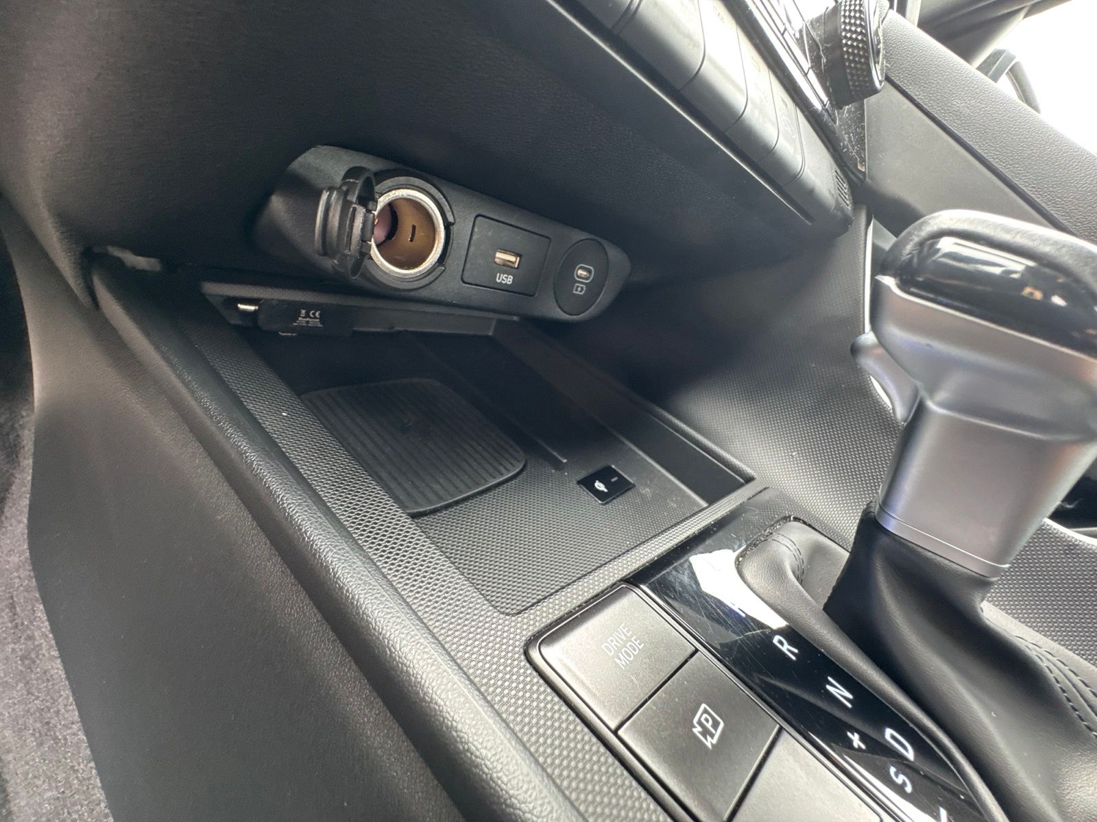 Used 2025 Black Hyundai SEL Sport image 19