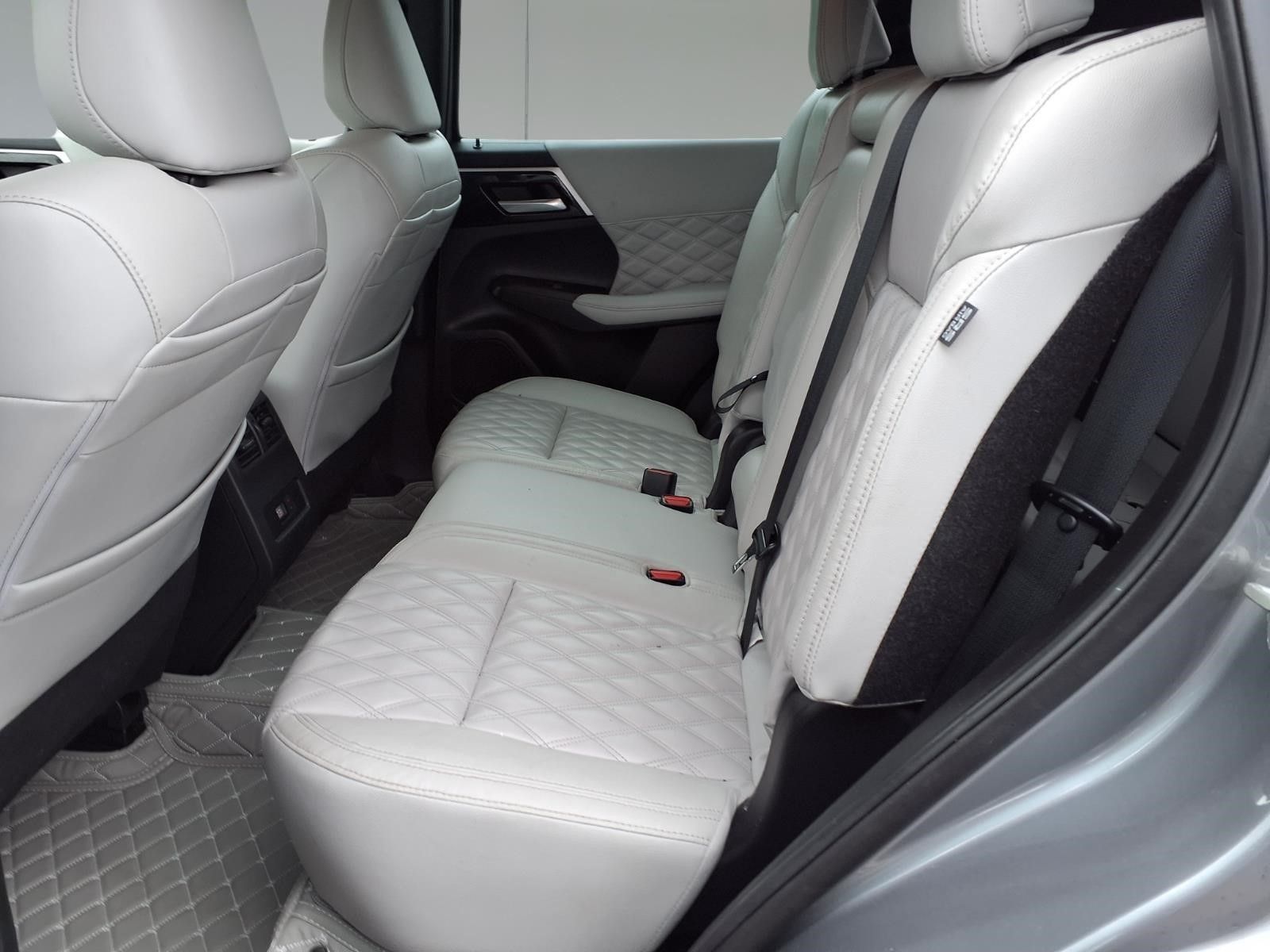 2022 Mitsubishi Outlander SEL  at DeMontrond Automotive Group