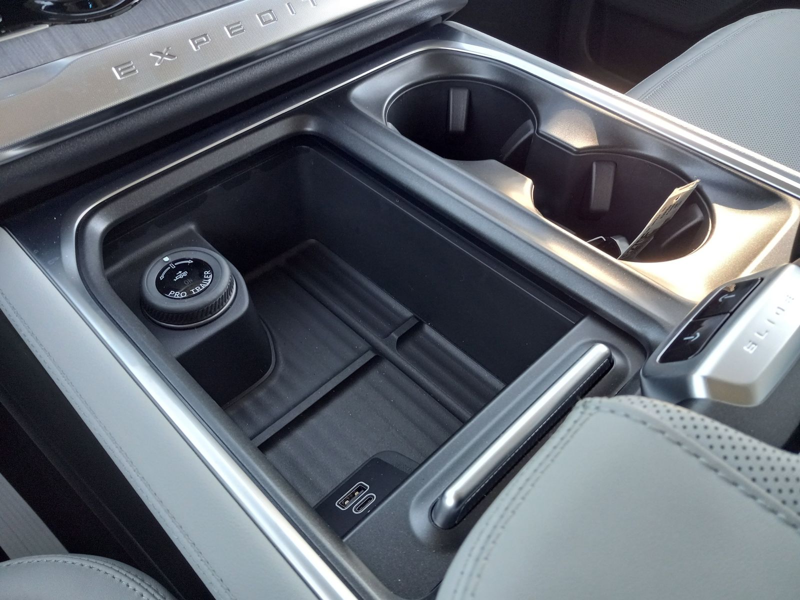 2026 Ford Expedition image 25