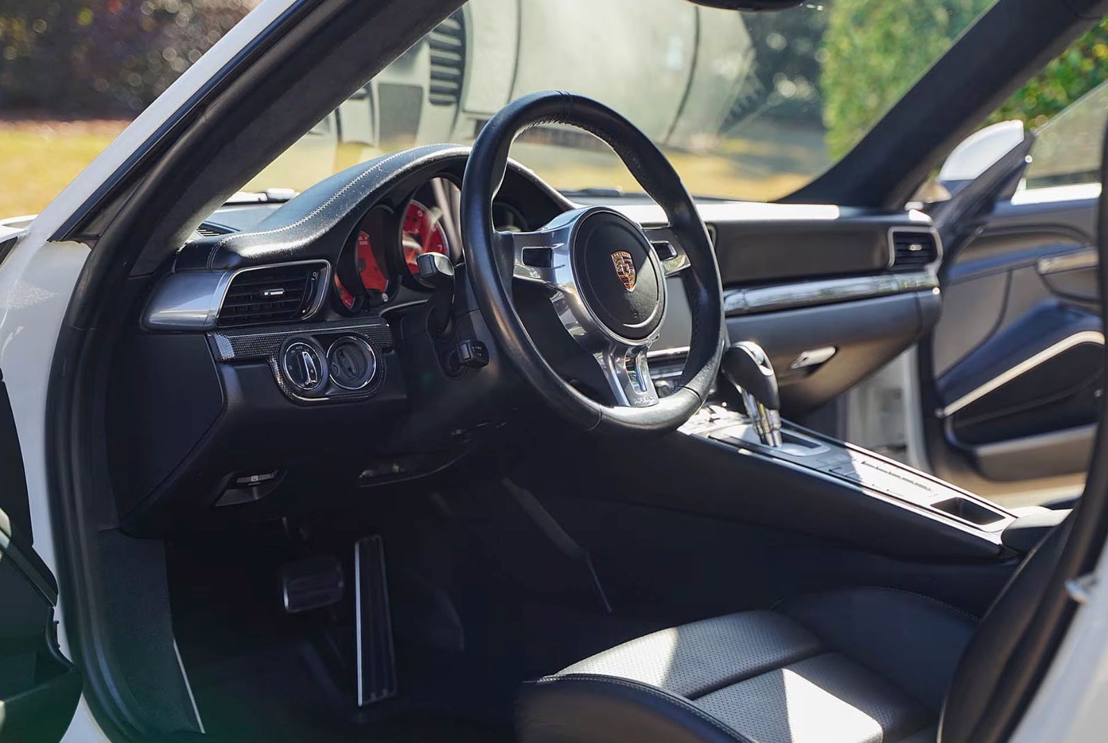2014 Porsche 911 Turbo S — photo 3