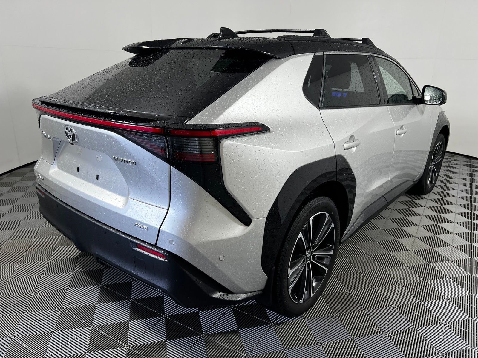 Thumbnail: 2024 Toyota bZ4X - 5