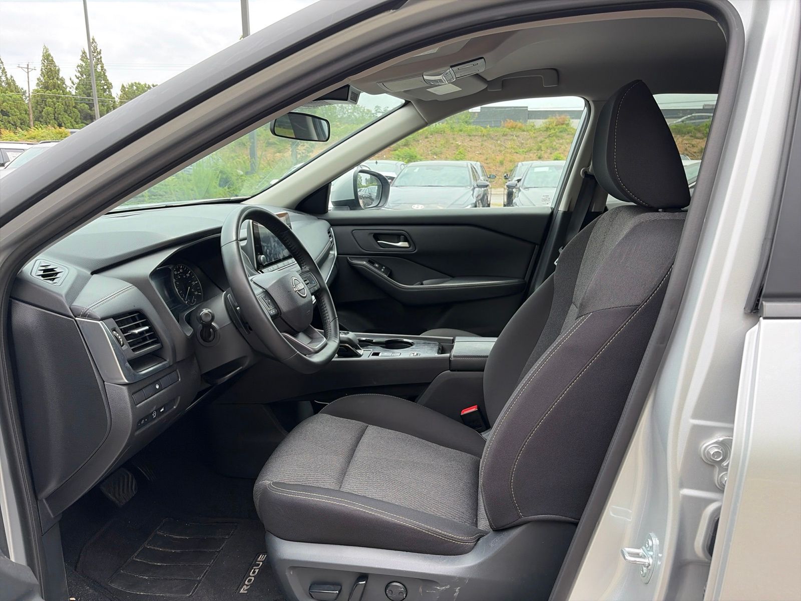 Used 2025 Silver Nissan SV image 9