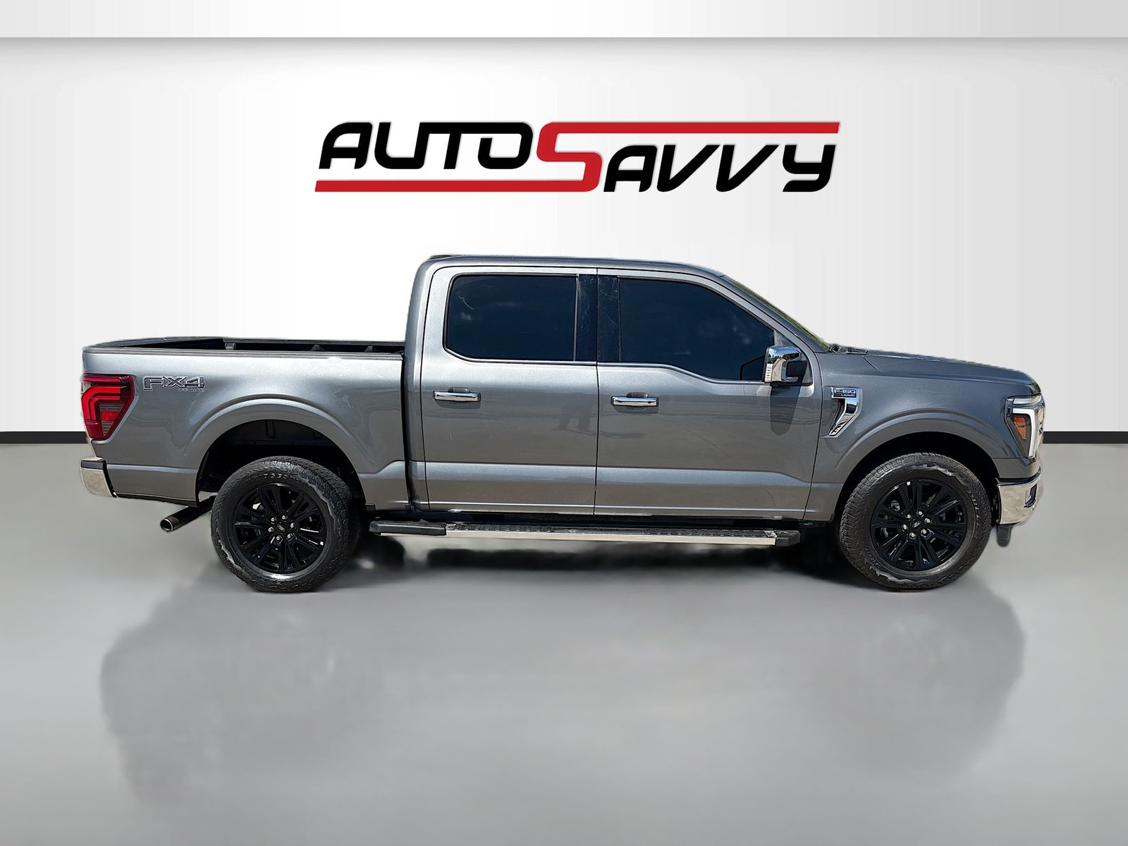 Used 2024 Gray Ford Lariat image 8