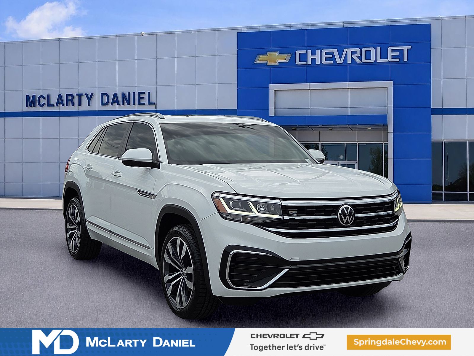 Pure White 2021 Volkswagen Atlas Cross Sport SUV / Crossover Front-Wheel Drive 8-Speed Automatic