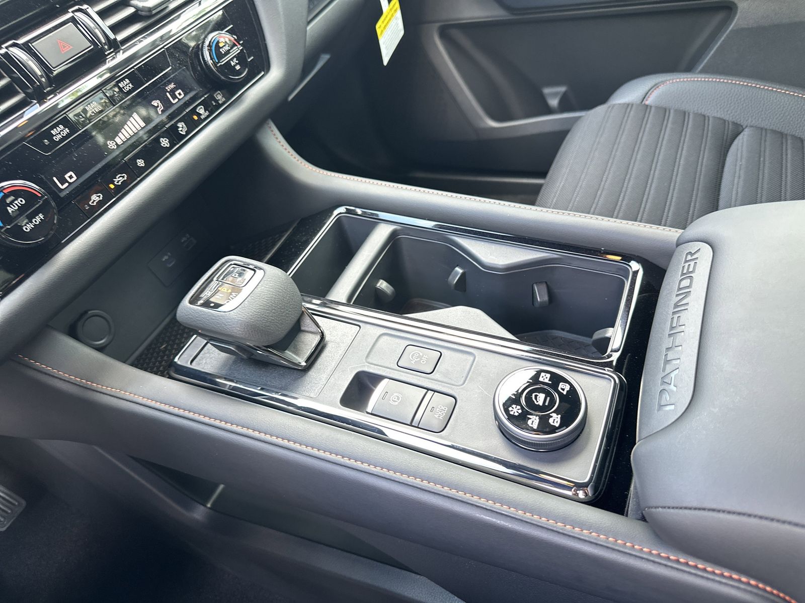 2025 Nissan Pathfinder Rock Creek photo 7