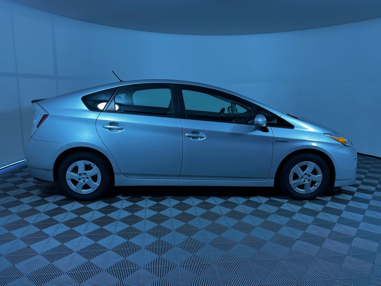 Thumbnail: 2010 Toyota Prius - 4