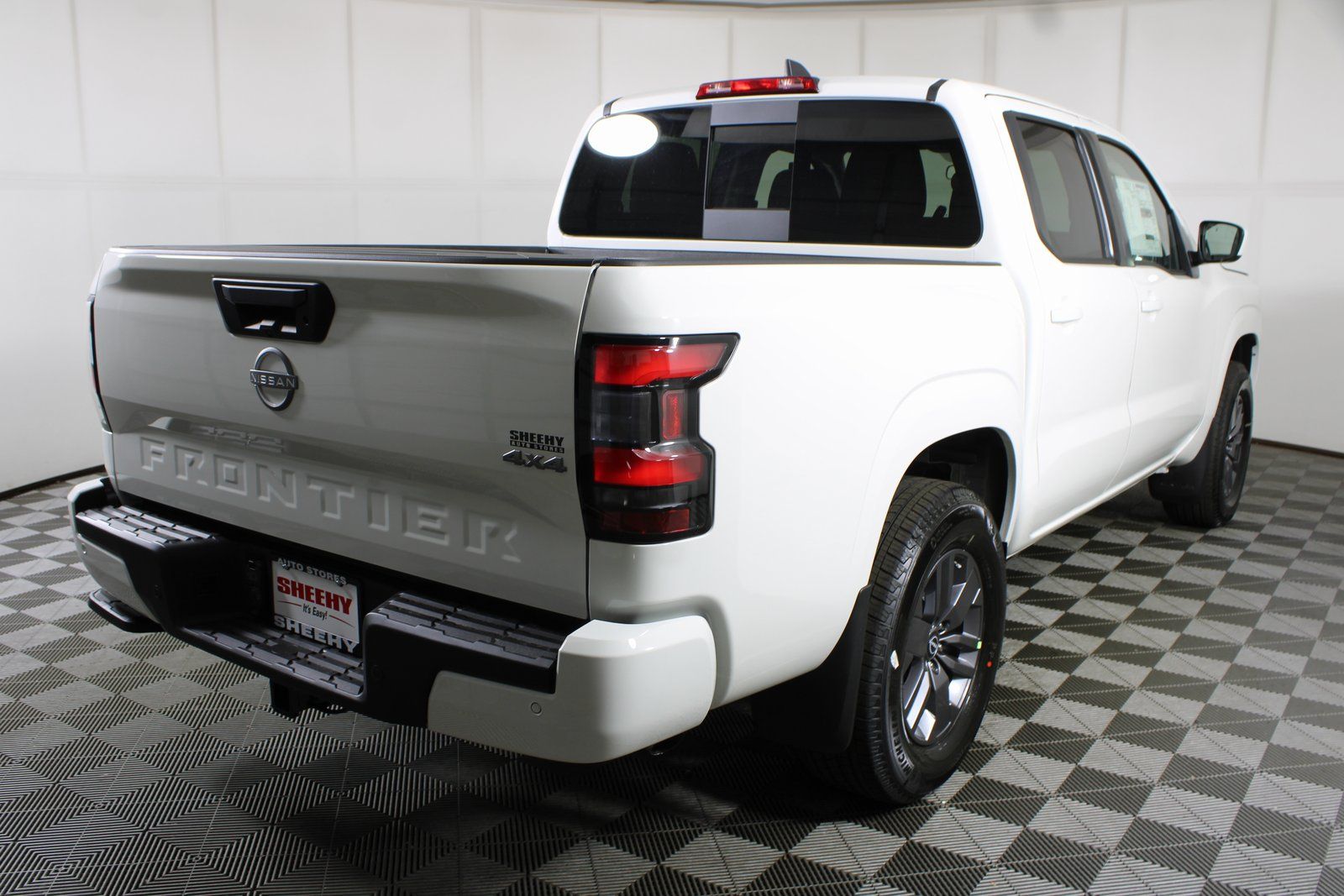 View vehicle photo 6