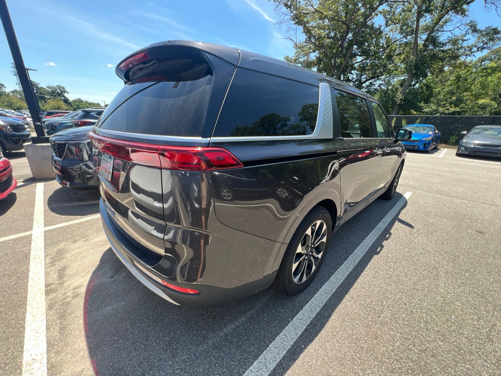 Used 2024 Kia Carnival Van