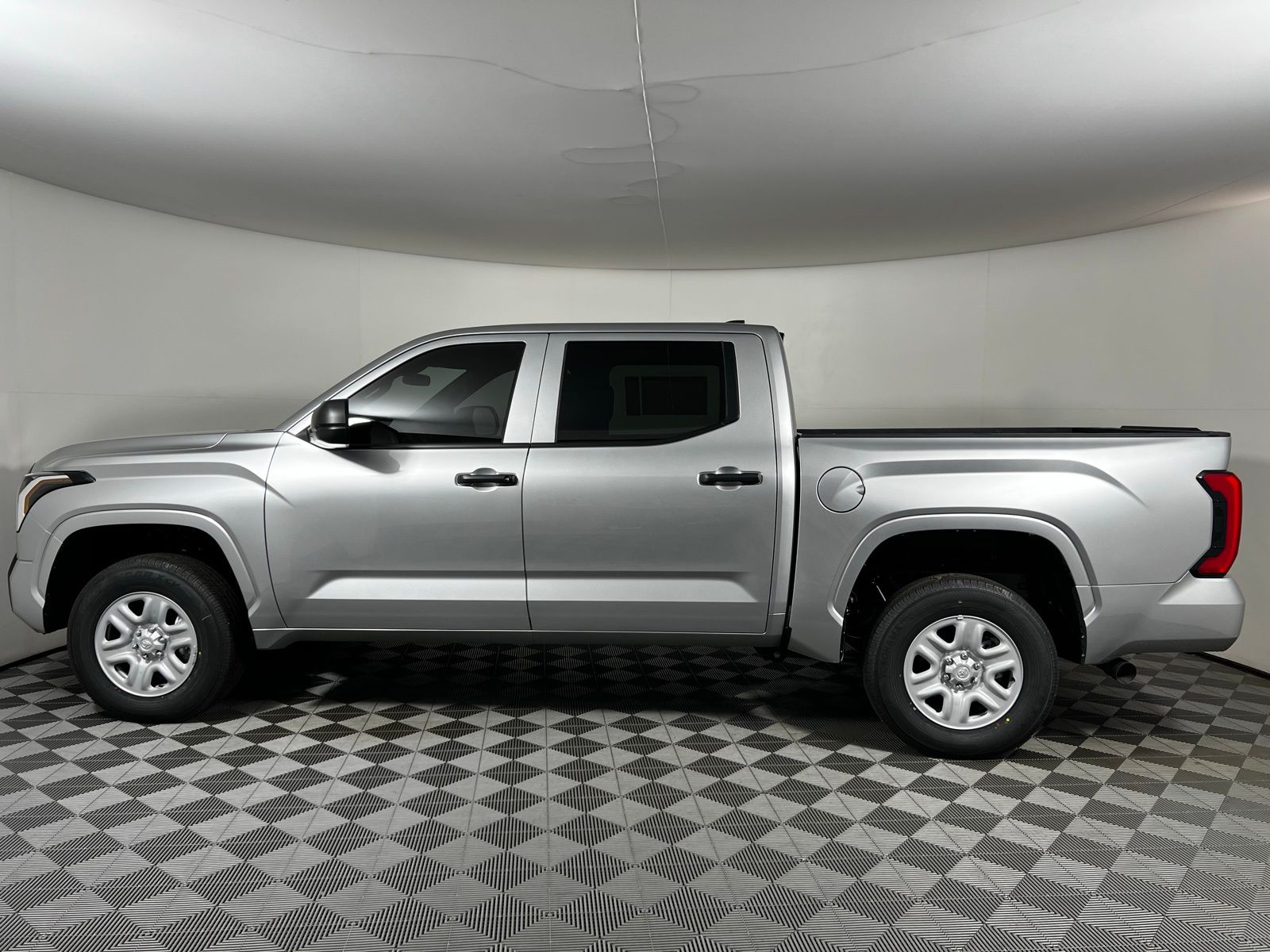 2025 Toyota Tundra SR 14