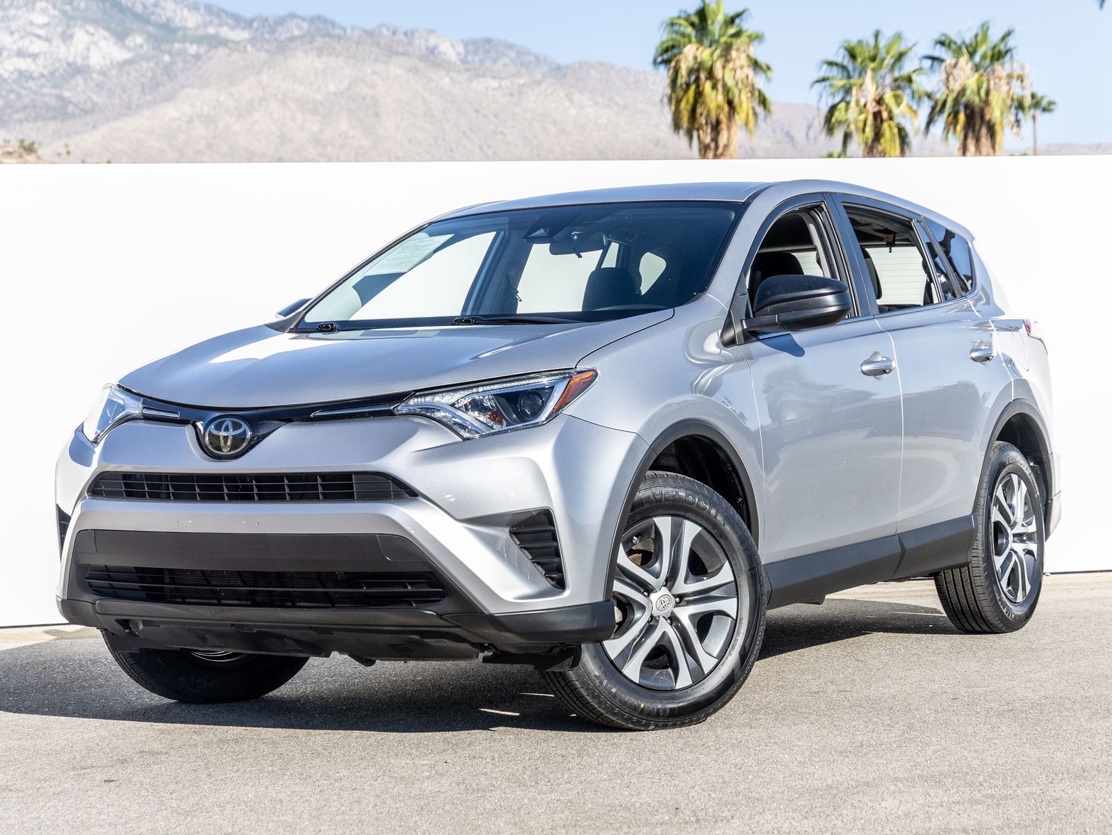 Silver Sky Metallic 2017 Toyota RAV4 SUV / Crossover Front-Wheel Drive 6-Speed Automatic