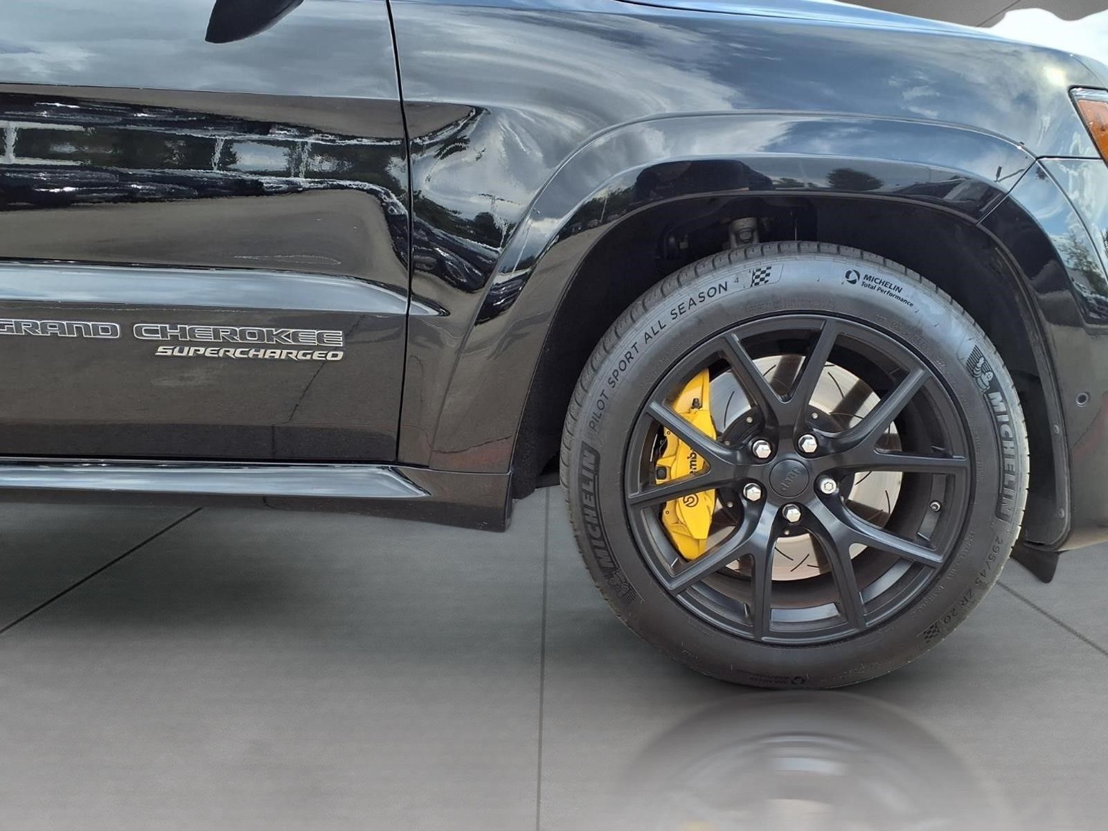 2018 Jeep Grand Cherokee Trackhawk - 10